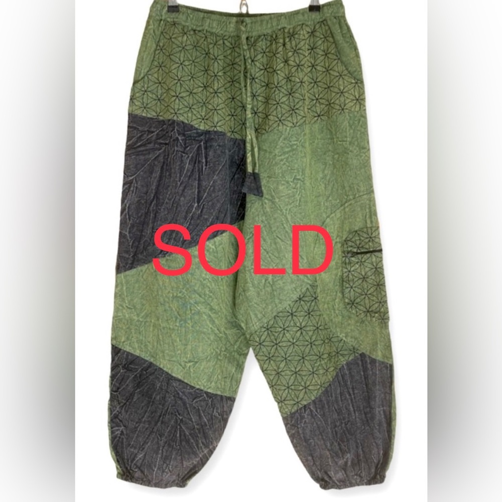 EARTHBOUND Green and Black Patterned unisex XL jogger Pants